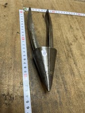 old tool,  OUTIL ANCIEN, pince