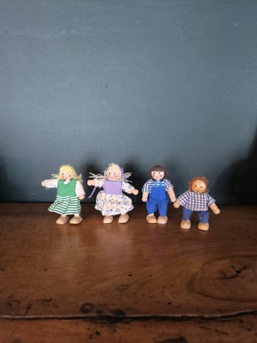Lot poupées miniature - de,