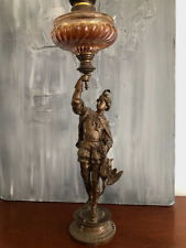 LAMPE A PÉTROLE EN RÉGULE " GENTILHOMME CHASSE A L'ÉCHASSIER " HAUTEUR 62,5 cm