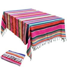 Nappe de table avec glands