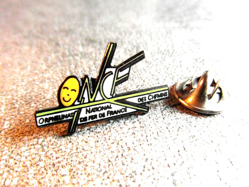Rare pins pin train - train,