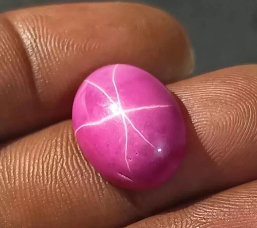 Saphir étoilé rose naturel