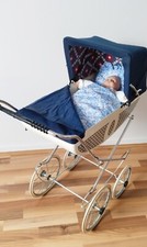 Ancien landau vintage des années 1950 pour poupées enfant , avec literie neuve