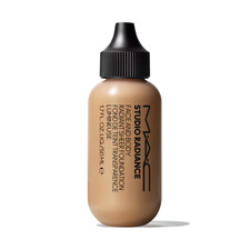 Fond de teint radiant visage et corps radiant MAC Cosmetics Studio Radiance C...