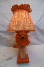 Lampe de chevet 1970 en tissu et laine orange ourson ou lionceau H : 44 cm (BH7)
