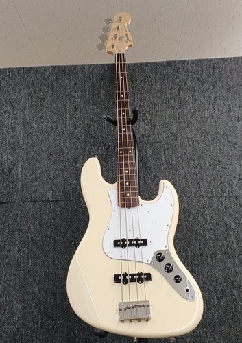 Guitare basse électrique