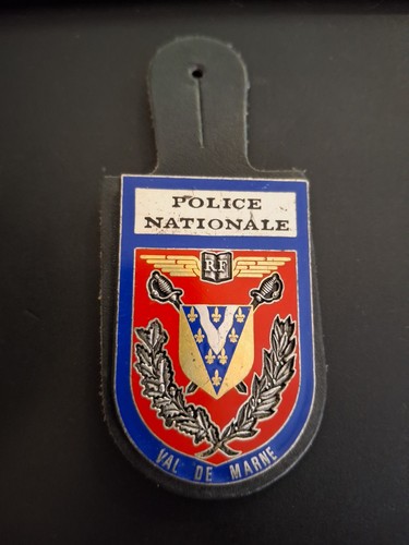 Insigne pucelle police val - pucelle,