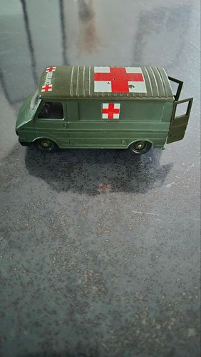 Vehicule militaire ambulance - militaire,
