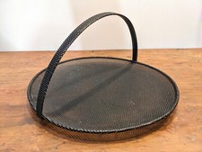 Black metal basket by Mathieu Mategot / Panier métallique noir de Mathieu Matego