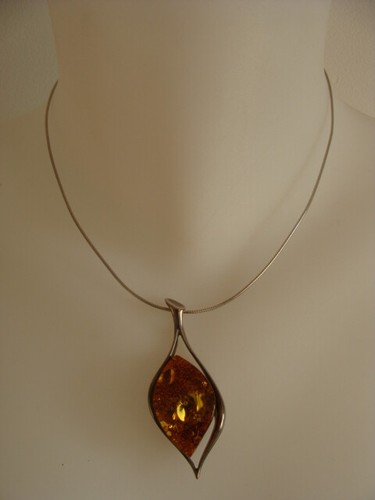 Ancien collier pendentif