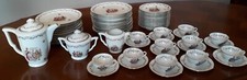 Service ancien en porcelaine