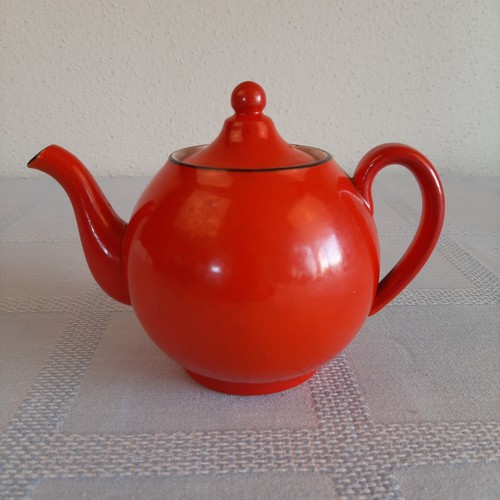 Théière ancienne