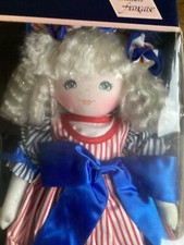 Couple de poupées  Mundia