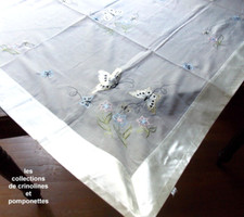 NAPPE SURNAPPE BRODEE SUR VOILE FIN POLYESTER 130cm PAPILLONS ECRU NACRE***