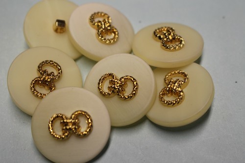 Bouton ancien couture écru - bouton,