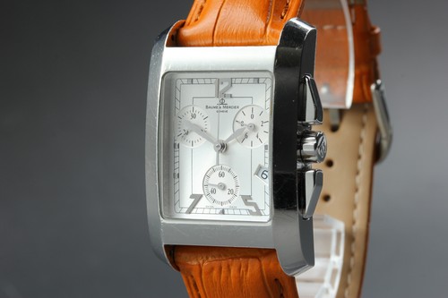 Presque comme neuve montre - [presque, neuve]