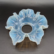 Tulipe verre soufflé moulé coloré opalescent à décor de croisillons début XXème