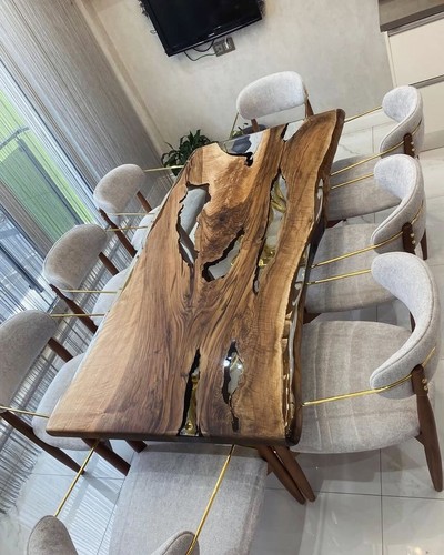 Table époxy transparente avec