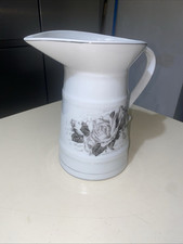 très joli grand broc mathilde m