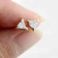 Petites boucles d'oreilles