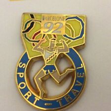 Pin's Folies ❤️ zamac signé  Edena Belle qualité Sport travel Barcelone 92