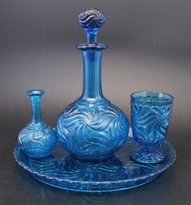 Baccarat cristal moulé bleu