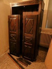 Armoire Louis XIII à pans coupés