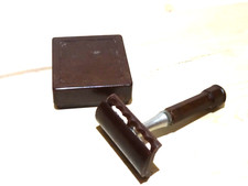 Ancien rasoir à main en bakelite , old straight razor