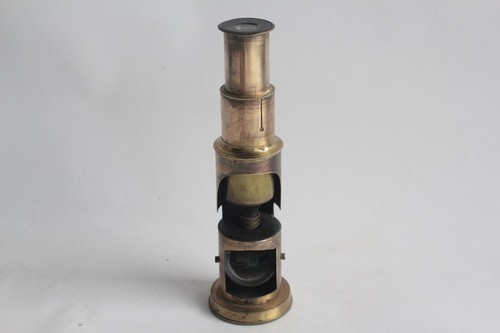 Ancien petit microscope - , à
