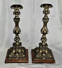 Paire d'anciens chandeliers / bougeoirs en cuivre jaune