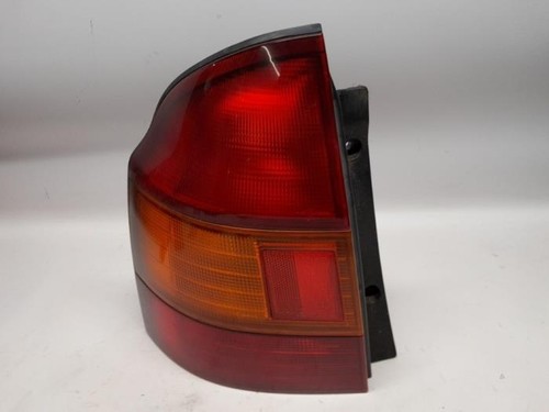 Mazda 323 feu arrière - 323,