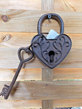 Cadenas décoratif en fonte