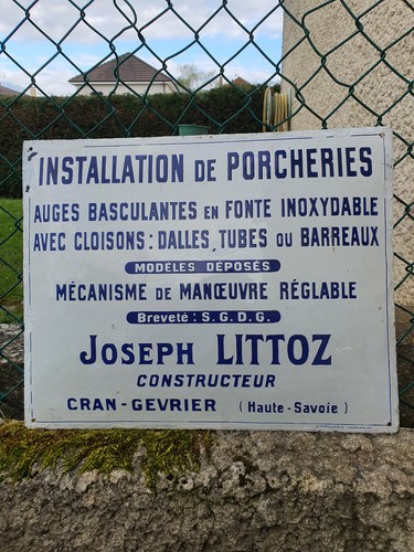 Plaque émaillée bombée