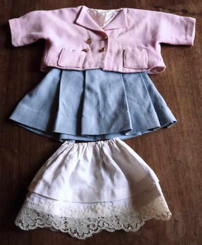 Vêtements anciens pour