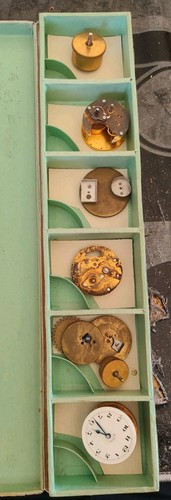 Lot pièces pendulette jours - lot,