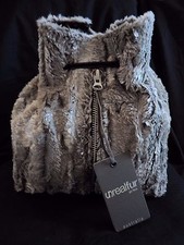 Neuf avec étiquette **fausse