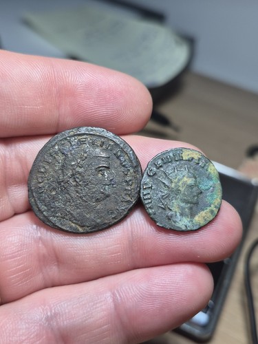 148 lot deux romaines - ~,