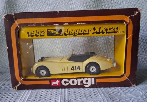 Corgi 804 white jaguar xk120 - corgi,