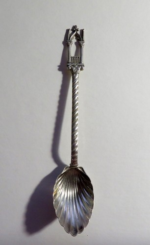 Cuillere néogothique argent