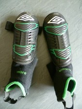 Protège-Tibias garçon 8 ans très bon état