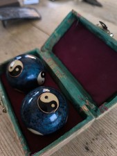Ancienne Boîte Avec 2 Boules