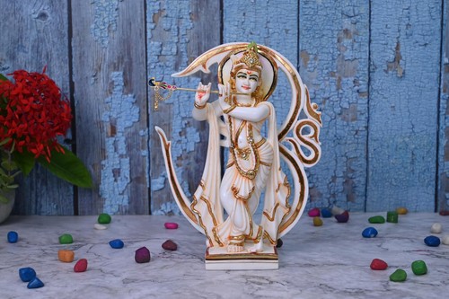 Debout krishna jouer flûte - debout,
