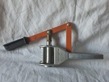 Ancienne Bouchonneuse Bouche