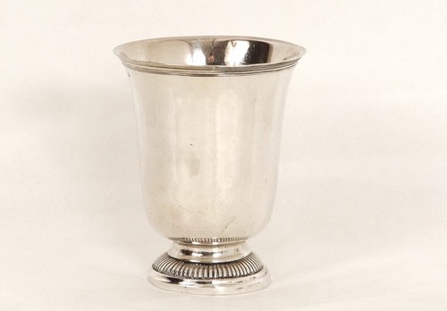 Timbale piedouche argent