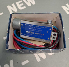 BZLNRH5 - MICRO SWITCH - BZLN-RH5/ Interrupteur de fin de course  NEUF