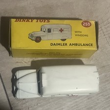 Dinky Toys 253 Daimler Ambulance