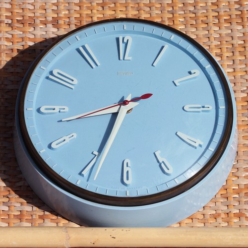 Pendule murale électrique