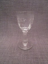 Verre a liqueur ancien en