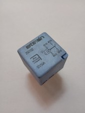 1x 250102 Relais Bleu Clair