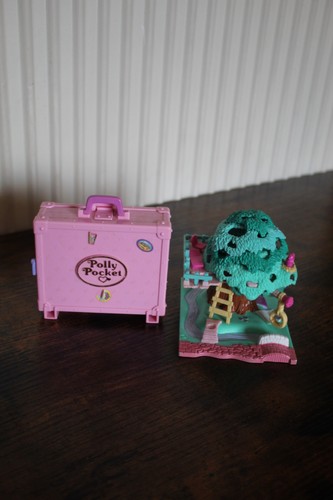 Polly pocket - pocket, in